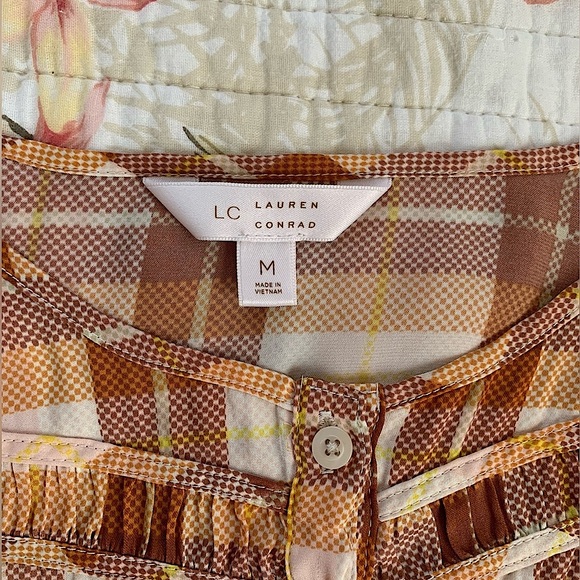 LC Lauren Conrad Women’s Brown Long Sleeve Silky Plaid Blouse Size Medium - Picture 4 of 4
